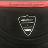 Kép 3/3 - Alfa Romeo 110 anniversary Metallic red logo női póló, fekete