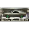 Kép 2/2 - 1969 Ford Mustang Boss 429 "John Wick" ezüst/zöld  modell autó 1:64 (7,2cm)