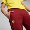 Kép 4/7 - Puma Ferrari Race Iconic T7 férfi melegítőnadrág, intense piros-sárga, S24