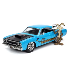 Looney Tunes Wile E. Coyote & 1970 Plymouth Road Runner szett modell autó 1:24