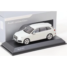 Audi Q7 2015 modell autó 1:43 Glacier White