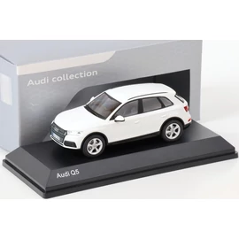 Audi Q5 2017 modell autó 1:43 Ibis White