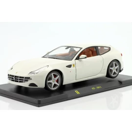 Plexi nélküli verzió Ferrari FF 2011 fehér modellautó 1:24