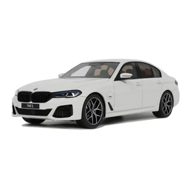 Bmw 545E X Drive Saloon M Sport Alpine fehér 2023 modellautó 1:18