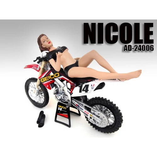 2014ad24006nicole001.jpg