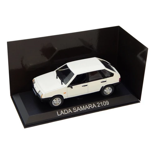 2015maglcsamara2109legendcarswhite001.jpg