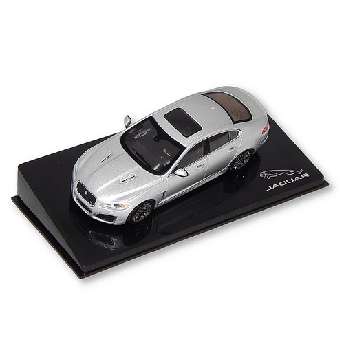 2019ix141280s143jaguarxfrrhodiumsilv001.jpg